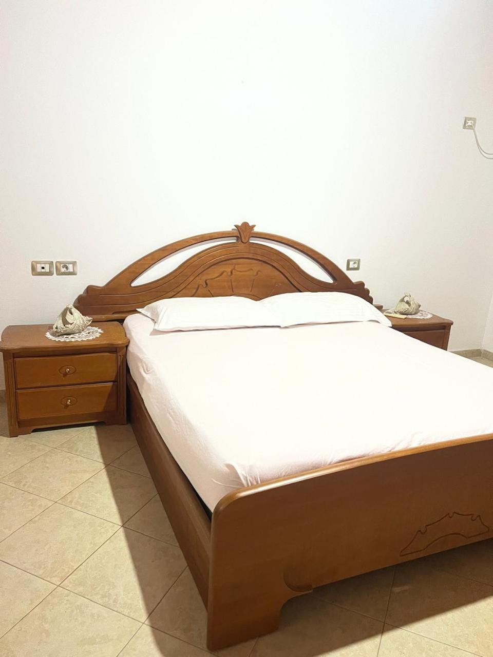 Nori House Hotell Vlorë Exteriör bild