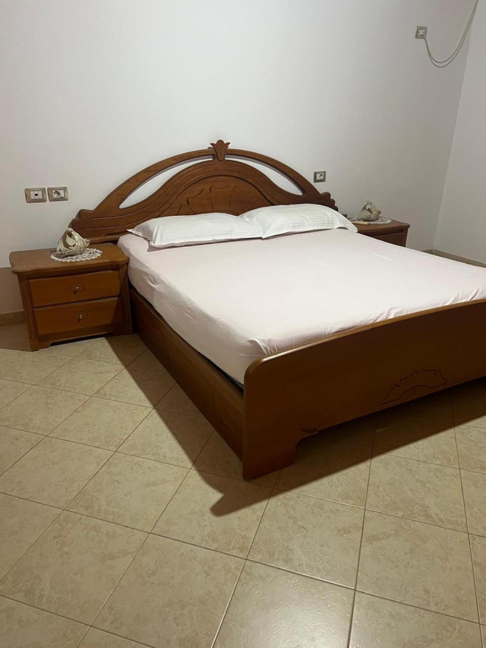 Nori House Hotell Vlorë Exteriör bild