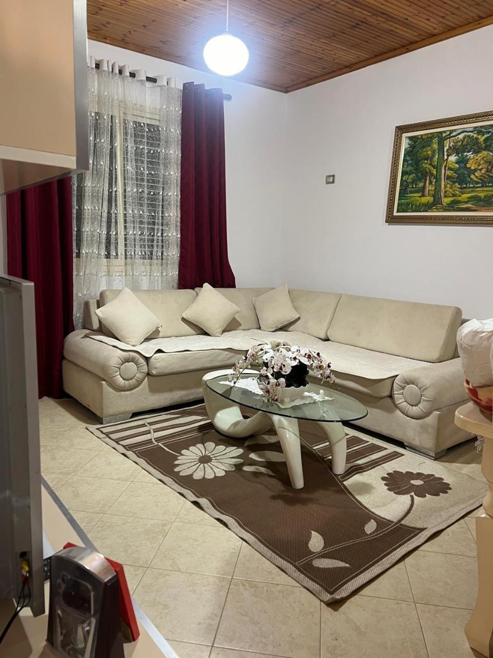 Nori House Hotell Vlorë Exteriör bild